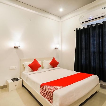 Collection O Sr Inn Chinhat Ngoại thất bức ảnh