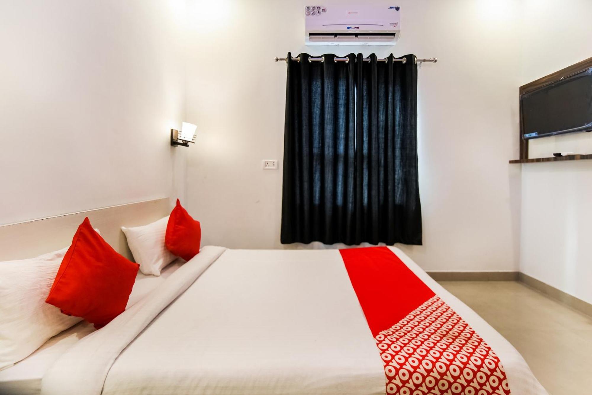 Collection O Sr Inn Chinhat Ngoại thất bức ảnh