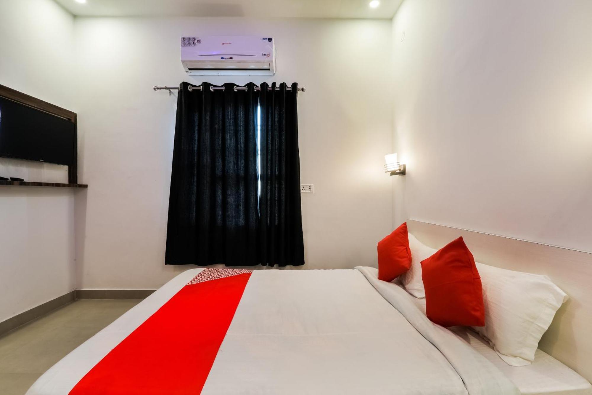 Collection O Sr Inn Chinhat Ngoại thất bức ảnh