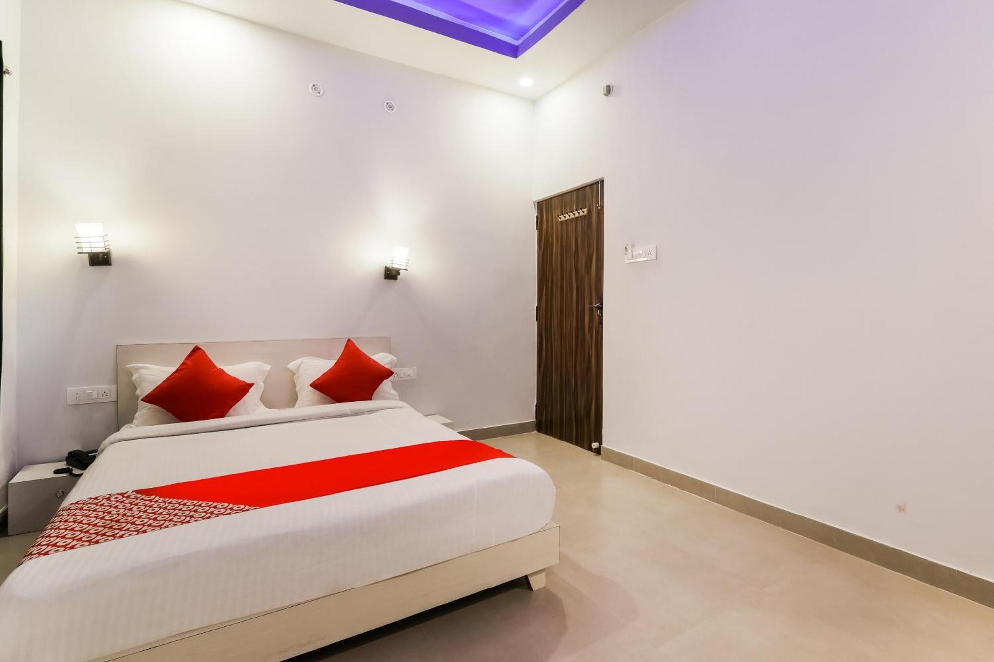 Collection O Sr Inn Chinhat Ngoại thất bức ảnh